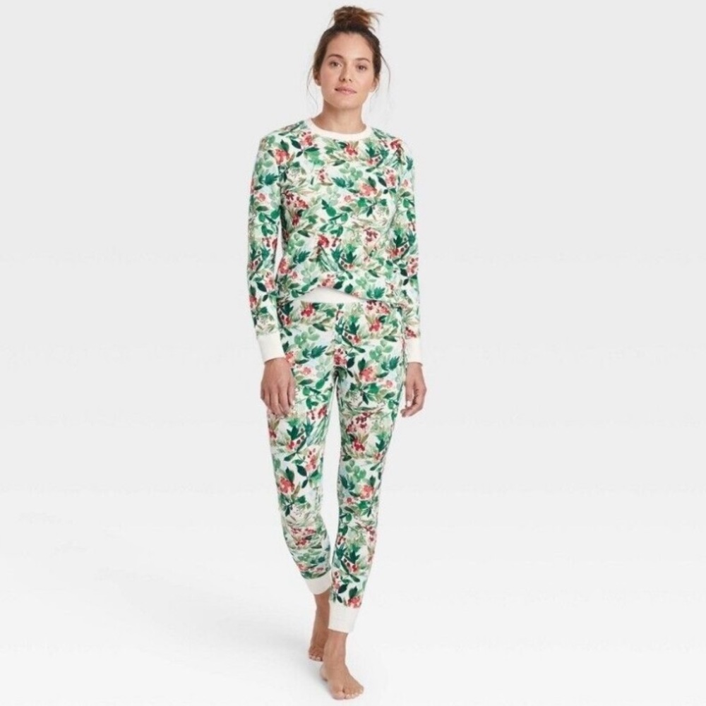 Stars Above Women's Green Floral Thermal Long Sleeve Shirt & Pants Pajamas Set